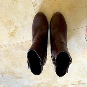 Brown boots very sexy great heel and fun!